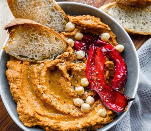 Easy Red Pepper Hummus