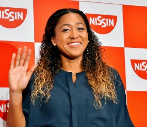 Naomi Osaka waving