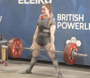 Vegan powerlifter Sophia Ellis